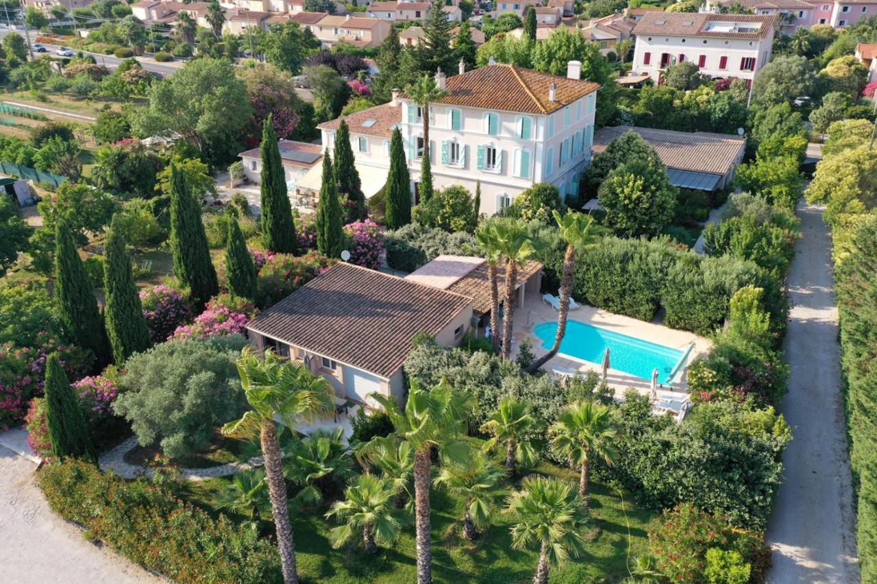 히에레 Domaine De L'Aufrene B&B 외부 사진